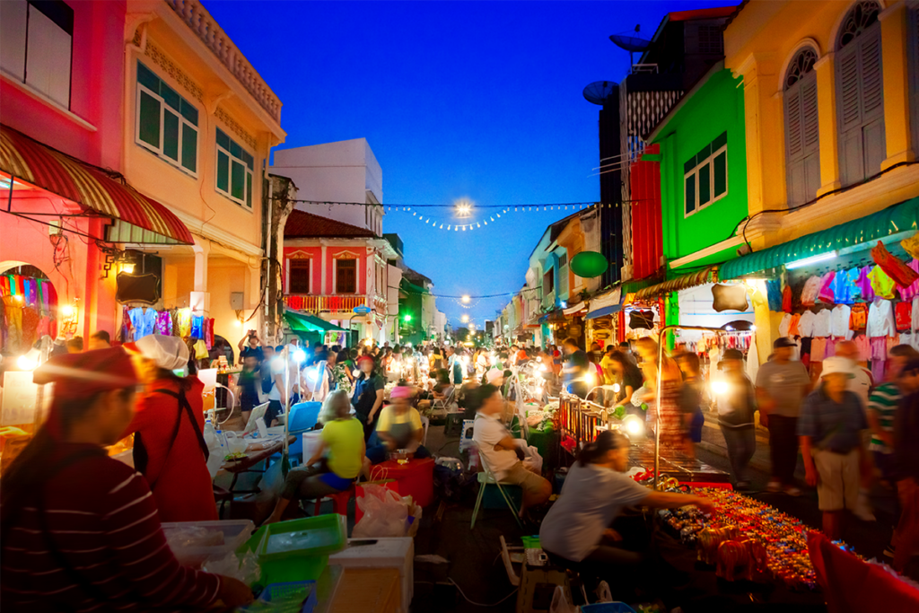 A Food Enthusiast’s Guide to Phuket: Must-Try Dishes and Where to Find Them